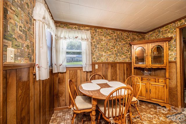 452 Swanson Drive SW, Lenoir, NC 28645