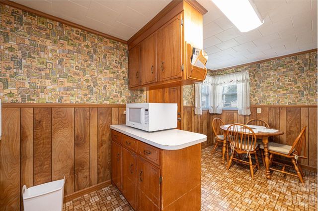 452 Swanson Drive SW, Lenoir, NC 28645