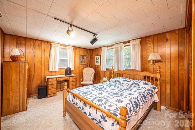 452 Swanson Drive SW, Lenoir, NC 28645