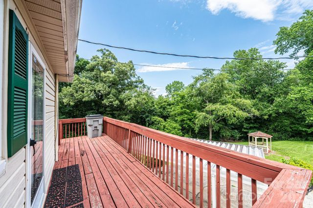 452 Swanson Drive SW, Lenoir, NC 28645