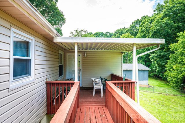 452 Swanson Drive SW, Lenoir, NC 28645