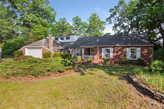 4300 W Bacon Road, Hillsdale, MI 49242