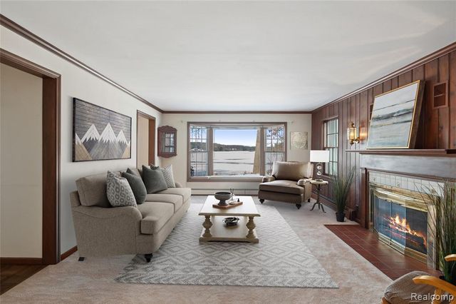 4300 W Bacon Road, Hillsdale, MI 49242