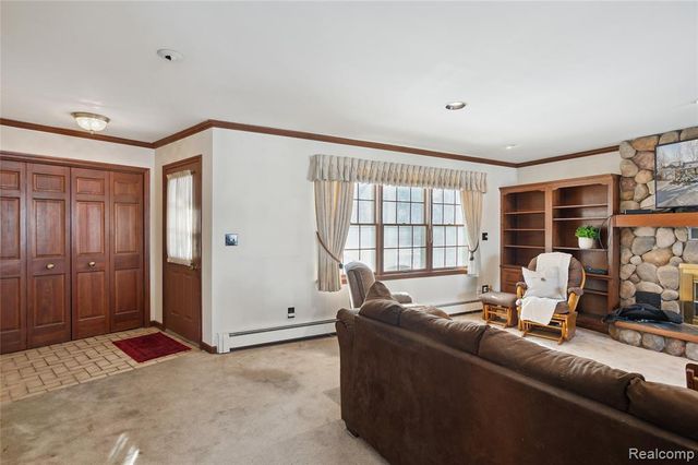 4300 W Bacon Road, Hillsdale, MI 49242