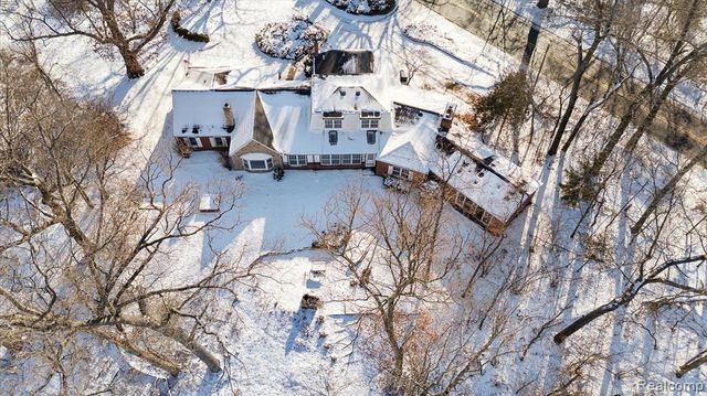 4300 W Bacon Road, Hillsdale, MI 49242