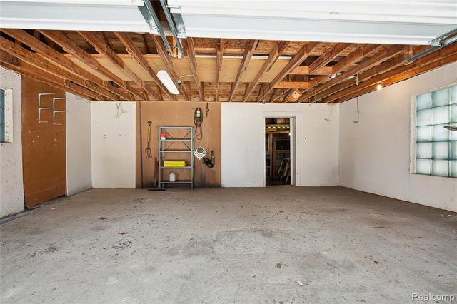 4300 W Bacon Road, Hillsdale, MI 49242