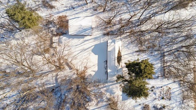 4300 W Bacon Road, Hillsdale, MI 49242