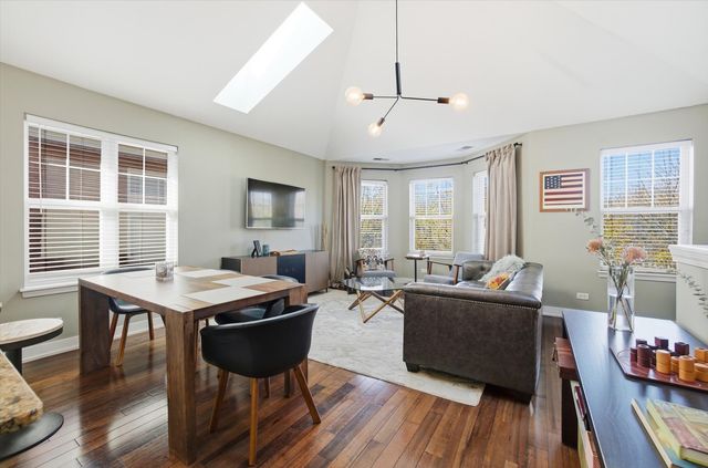 639 W Elm Street C, Chicago, IL 60610