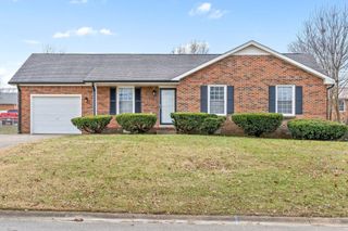 412 Manorstone Ln, Clarksville, TN 37042