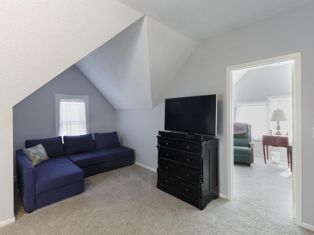 1043 Wilson Avenue, Saint Paul, MN 55106