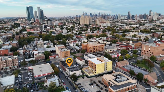 68 SEIDLER ST, Jc, West Bergen, NJ 07304
