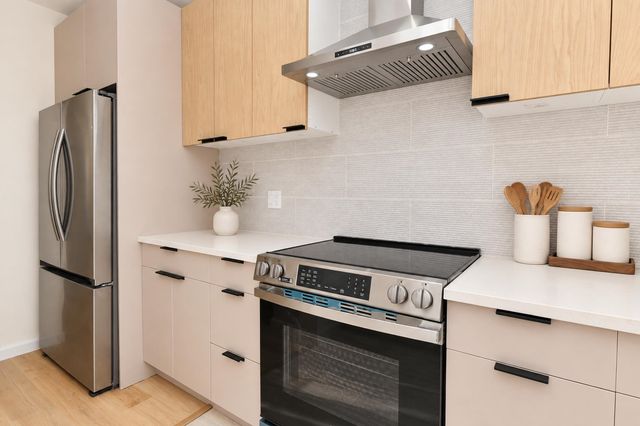 68 SEIDLER ST, Jc, West Bergen, NJ 07304