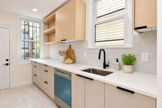 68 SEIDLER ST, Jc, West Bergen, NJ 07304
