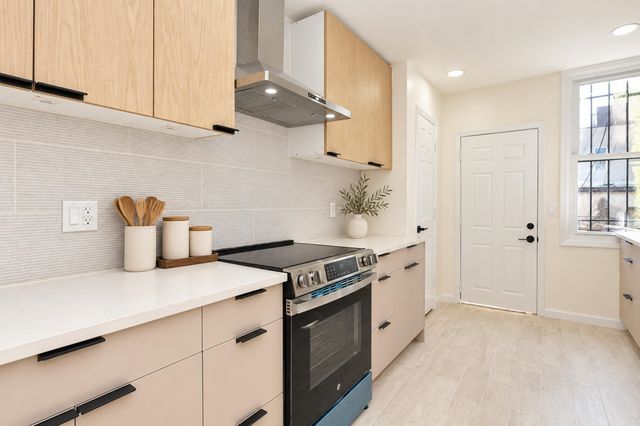 68 SEIDLER ST, Jc, West Bergen, NJ 07304