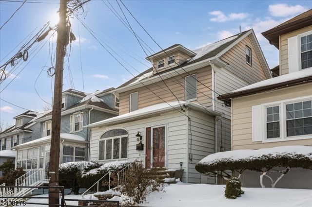 31 6Th Ave, Clifton City, NJ 07011
