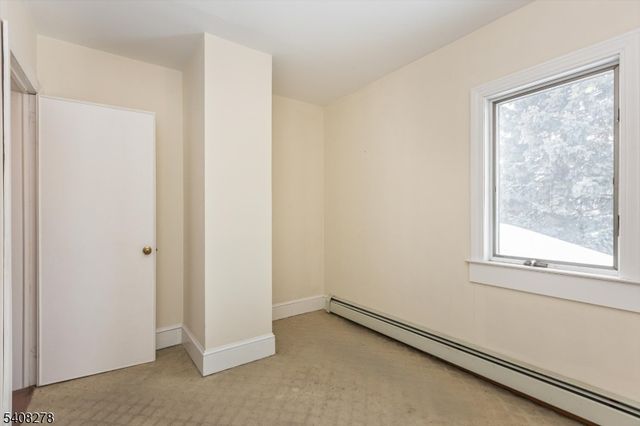 31 6Th Ave, Clifton City, NJ 07011