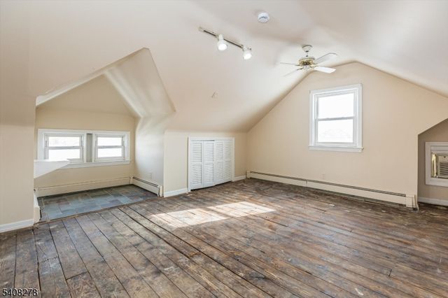 31 6Th Ave, Clifton City, NJ 07011