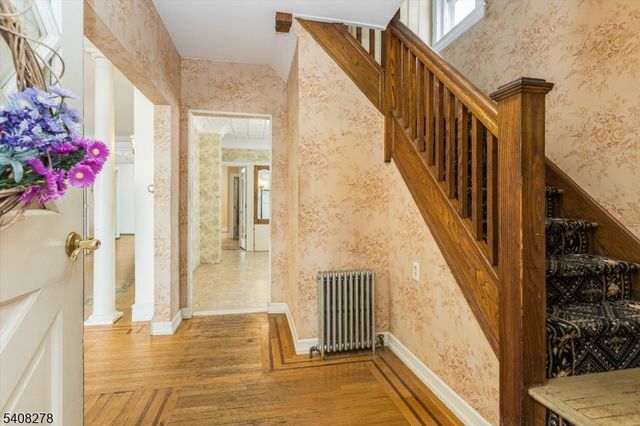 31 6Th Ave, Clifton City, NJ 07011