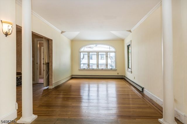 31 6Th Ave, Clifton City, NJ 07011