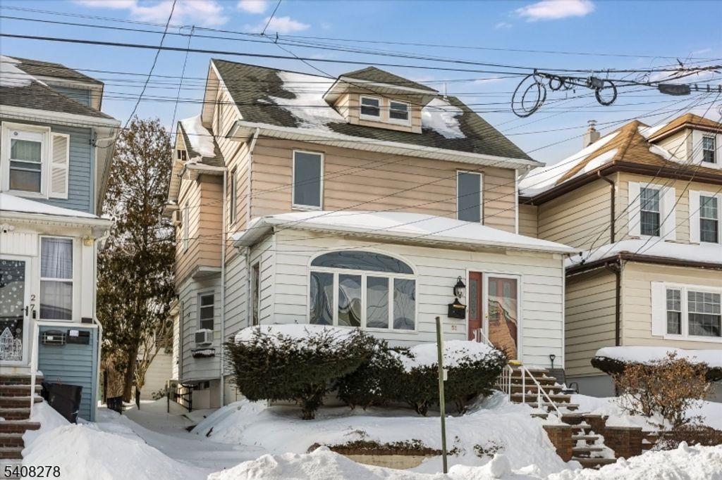 31 6Th Ave, Clifton City, NJ 07011