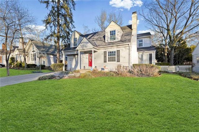 5523 Chadwick Road, Fairway, KS 66205