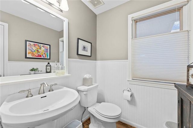 5523 Chadwick Road, Fairway, KS 66205