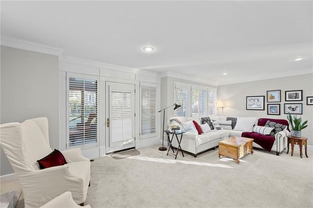 5523 Chadwick Road, Fairway, KS 66205