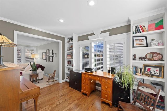 5523 Chadwick Road, Fairway, KS 66205