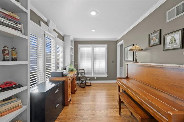 5523 Chadwick Road, Fairway, KS 66205