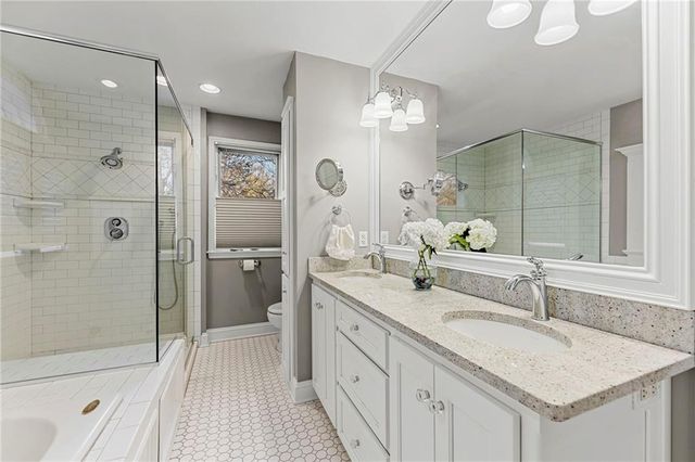 5523 Chadwick Road, Fairway, KS 66205