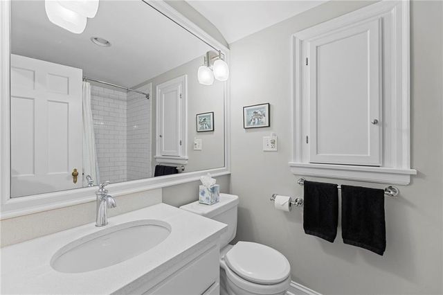 5523 Chadwick Road, Fairway, KS 66205