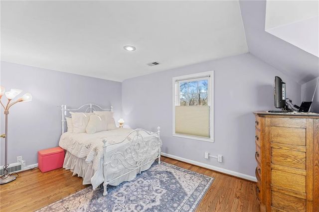 5523 Chadwick Road, Fairway, KS 66205