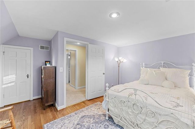 5523 Chadwick Road, Fairway, KS 66205