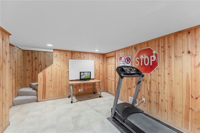 5523 Chadwick Road, Fairway, KS 66205