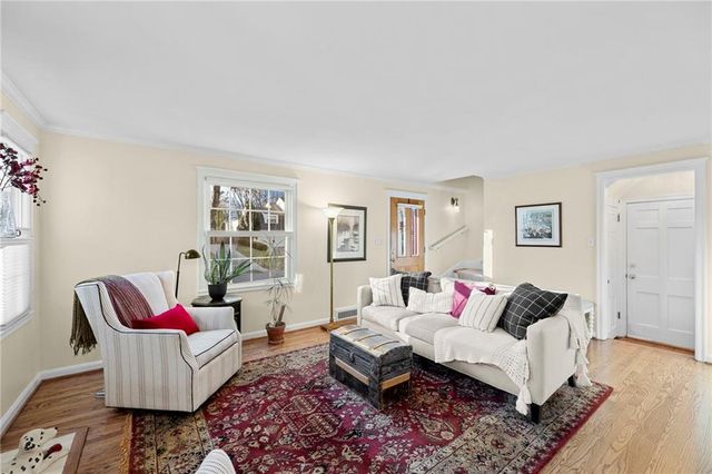 5523 Chadwick Road, Fairway, KS 66205