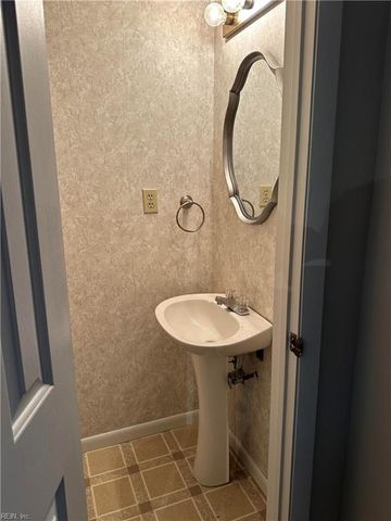 1044 E Ocean View AVE, Norfolk, VA 23503