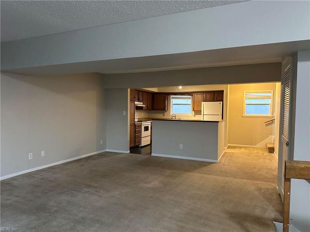 1044 E Ocean View AVE, Norfolk, VA 23503