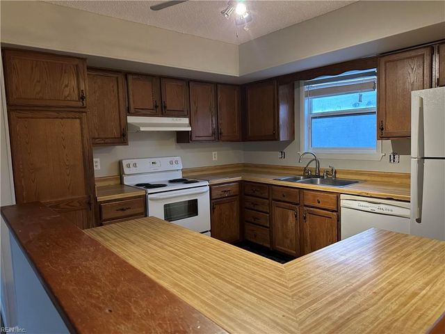 1044 E Ocean View AVE, Norfolk, VA 23503