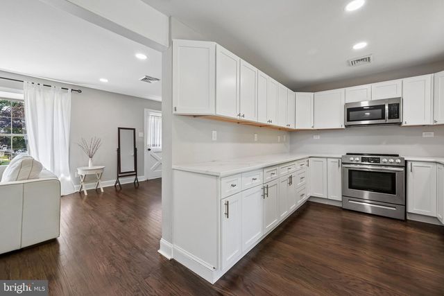 2 FARWOOD RD, Gibbsboro, NJ 08026