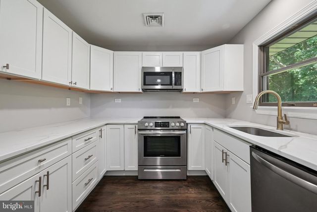 2 FARWOOD RD, Gibbsboro, NJ 08026