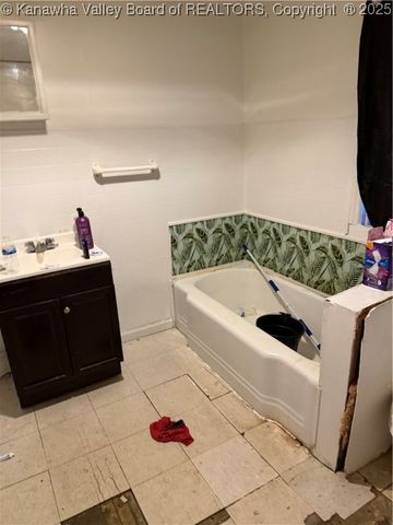 99 Midway Drive, Dunbar, WV 25064