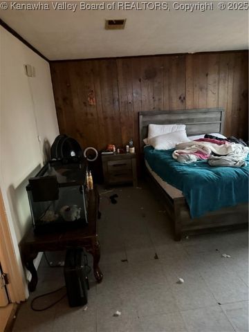 99 Midway Drive, Dunbar, WV 25064