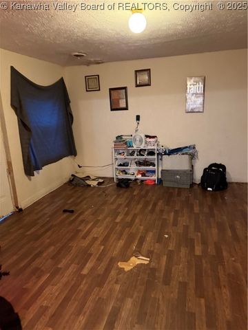 99 Midway Drive, Dunbar, WV 25064