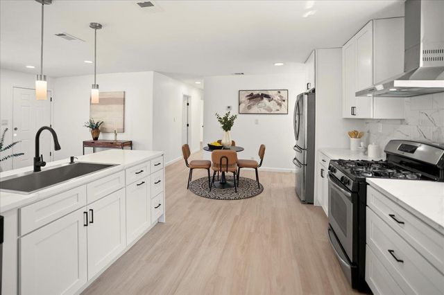 6107 Idlewood CV, Austin, TX 78745