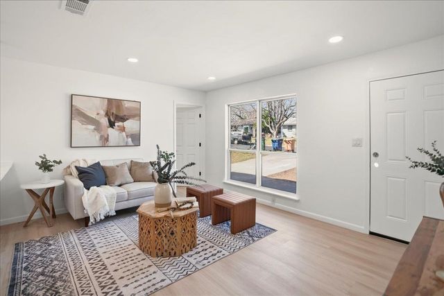 6107 Idlewood CV, Austin, TX 78745