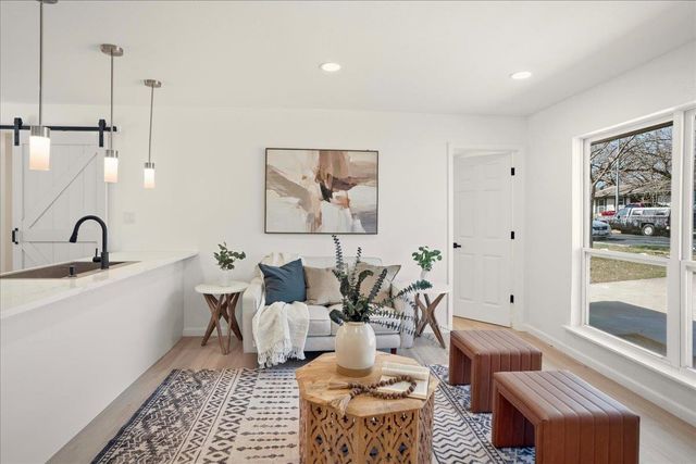 6107 Idlewood CV, Austin, TX 78745