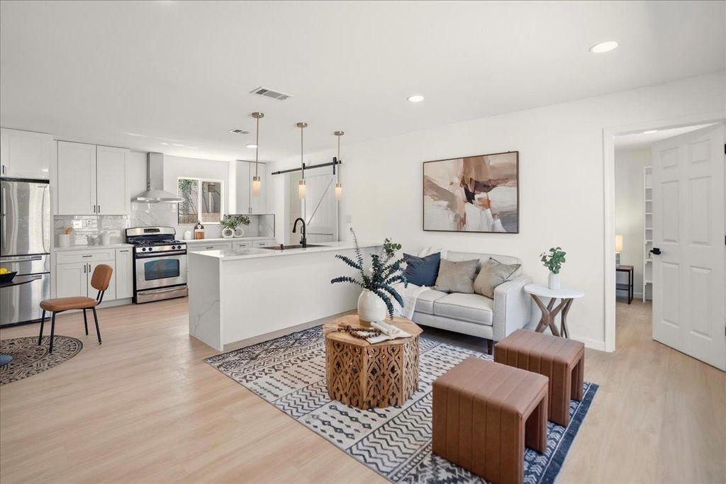 6107 Idlewood CV, Austin, TX 78745