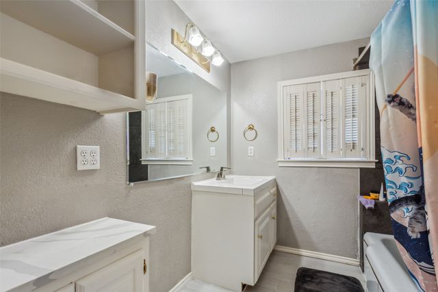 207 Doyle Street, Coolidge, TX 76635