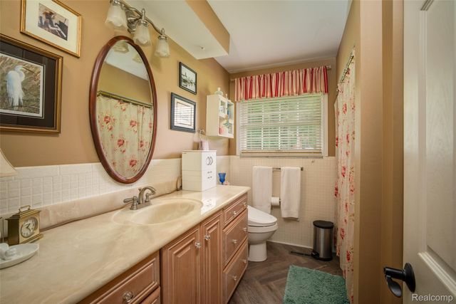 9404 River Road, Algonac, MI 48001