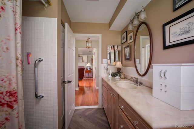 9404 River Road, Algonac, MI 48001